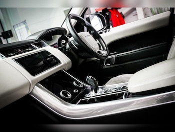 Used Land Rover Range Rover Sport 2018 for sale - 78405296: Photo