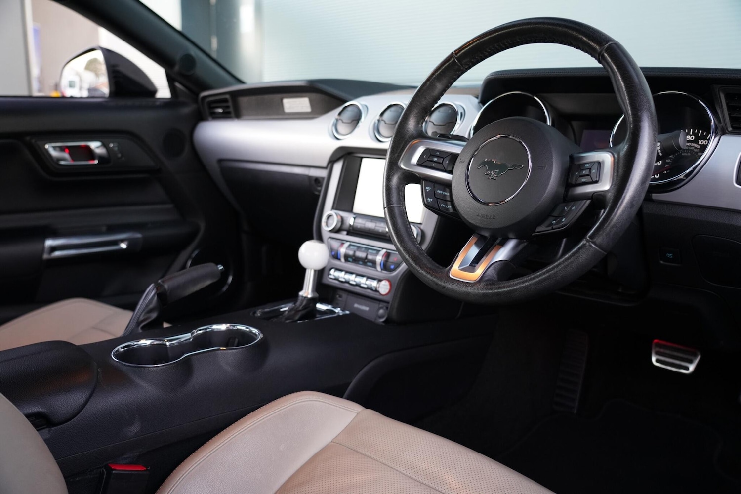 Used Ford Mustang 2016 for sale - 76975528: Photo 2