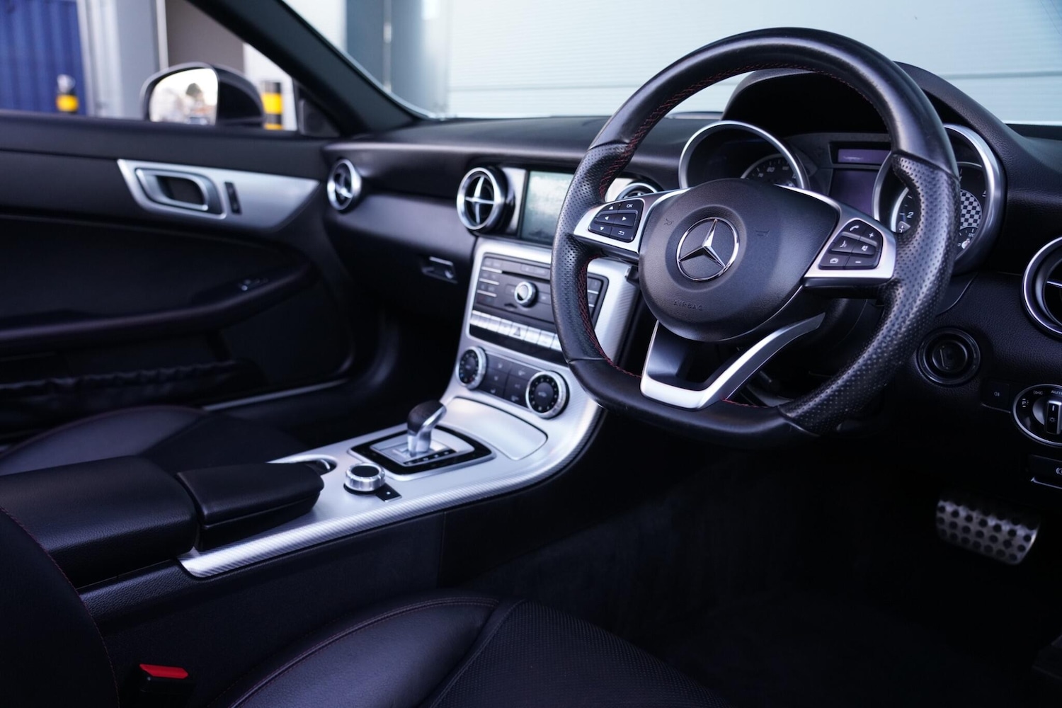 Used Mercedes-Benz SLC 2016 for sale - 76658320: Photo 2