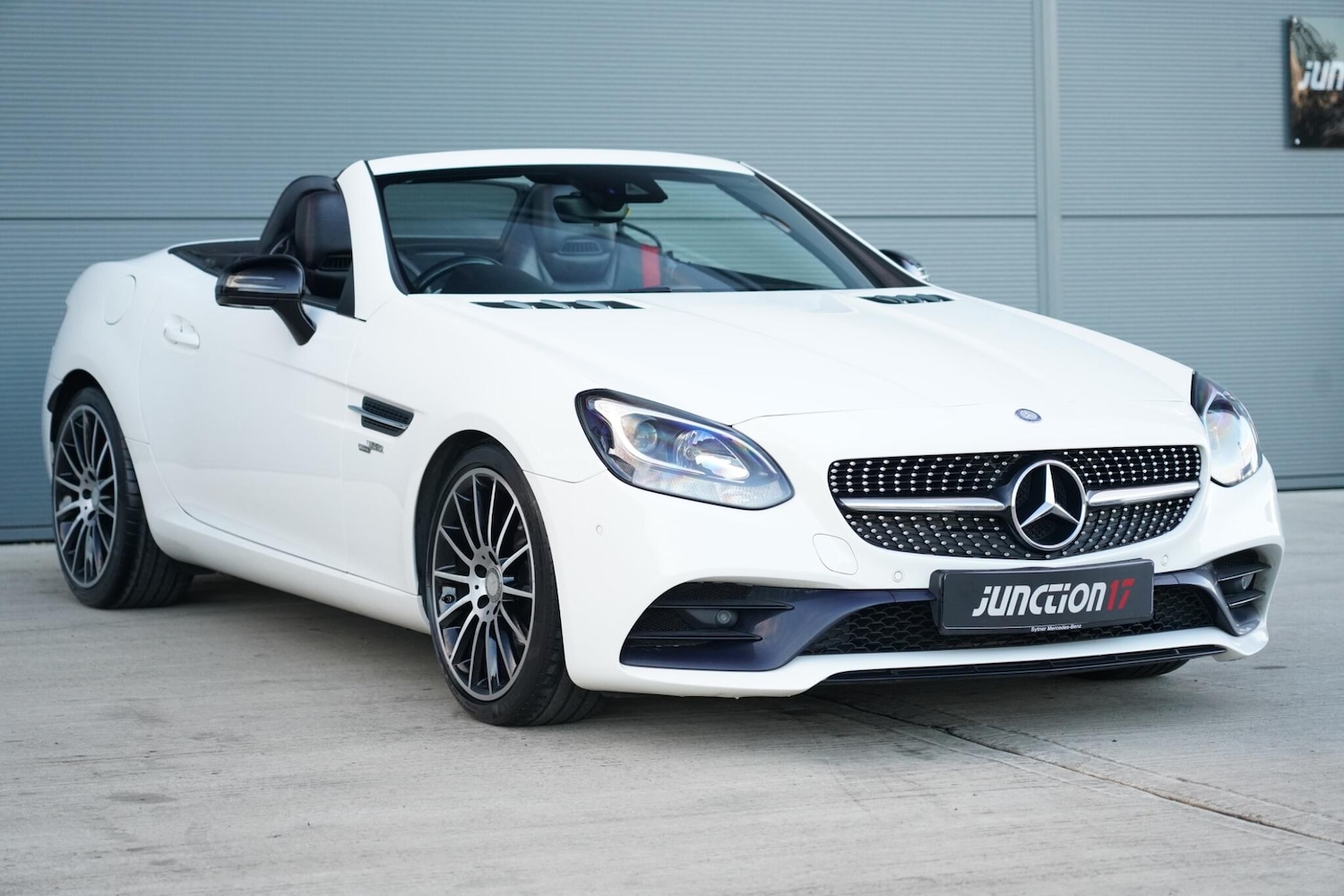 Used Mercedes-Benz SLC 2016 for sale - 76658320: Photo 3