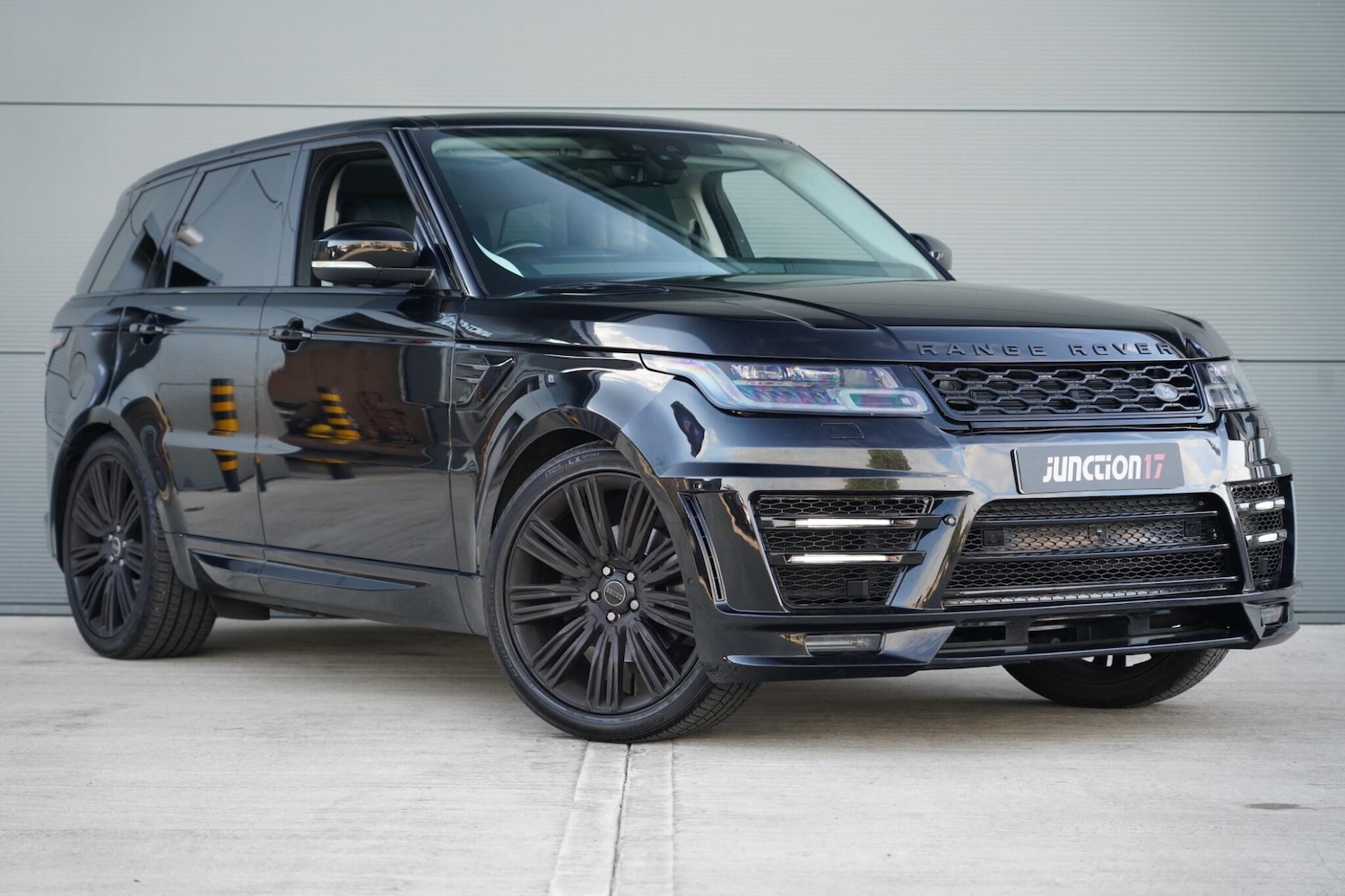 Used Land Rover Range Rover Sport 2018 for sale - 76657339: Photo 1