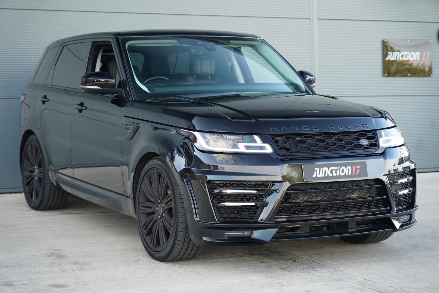 Used Land Rover Range Rover Sport 2018 for sale - 76657339: Photo 4