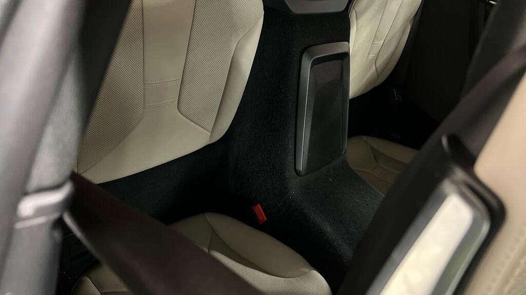 Used BMW i8 2018 for sale - 76994175: Photo 12