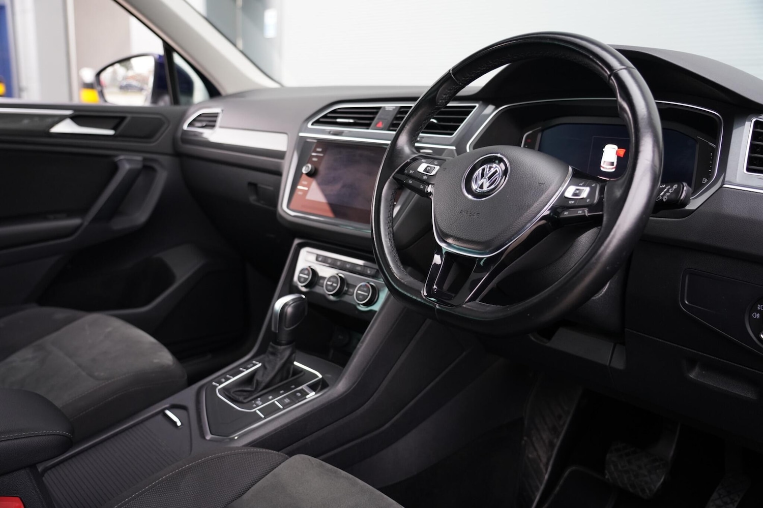 Used Volkswagen Tiguan 2019 for sale - 76995729: Photo 2