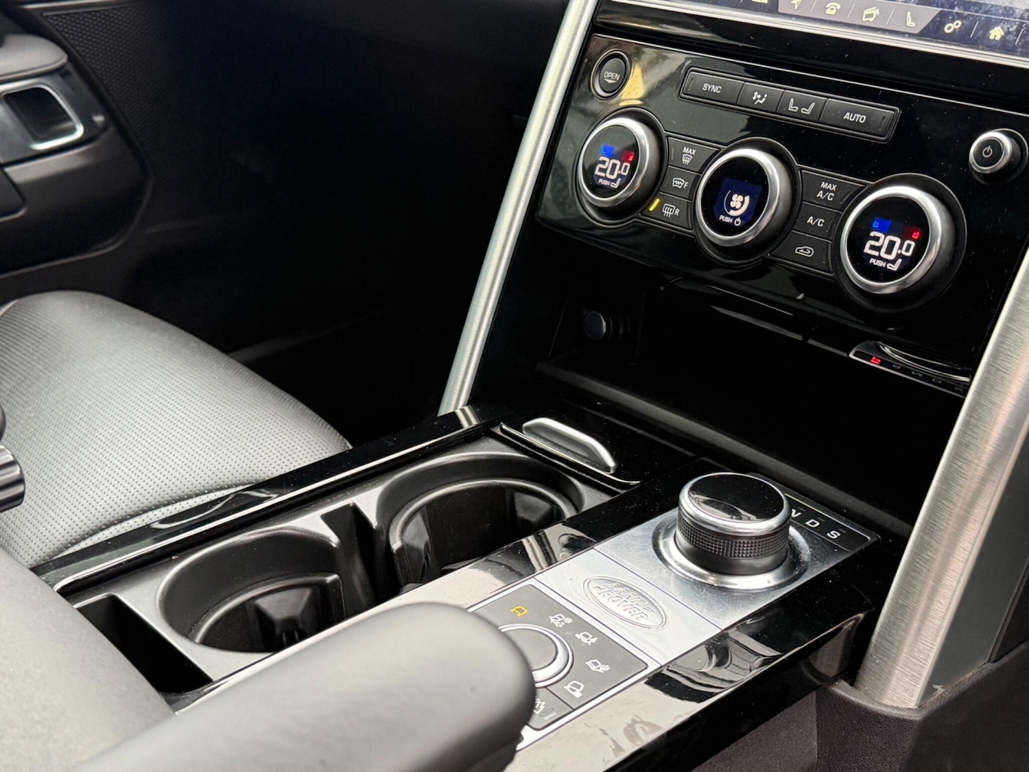 Used Land Rover Discovery 2018 for sale - 77723382: Photo 8