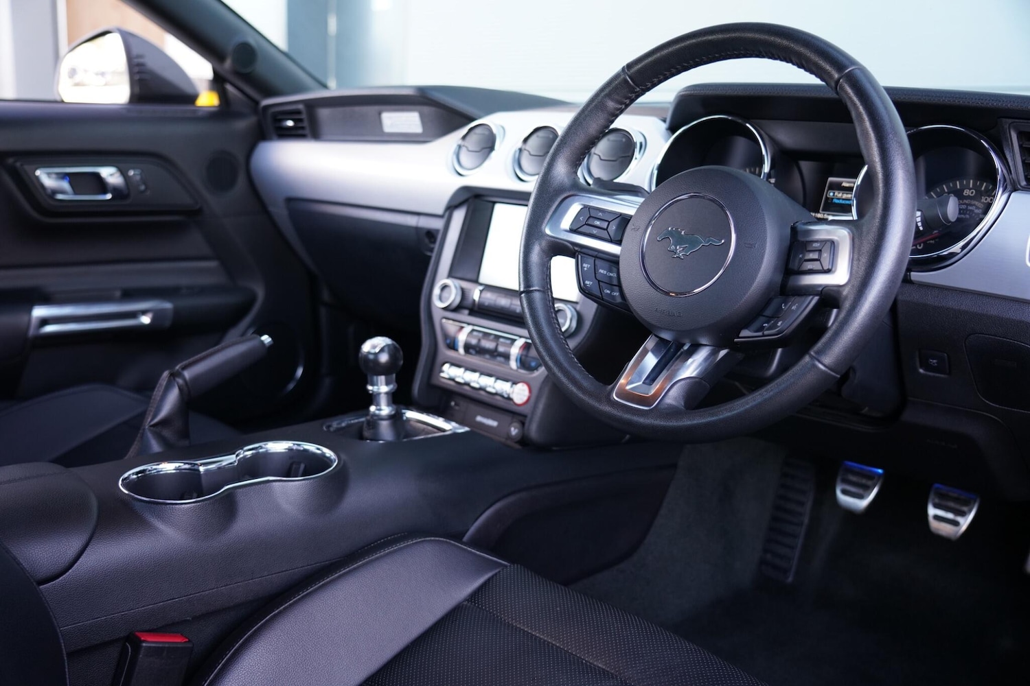 Used Ford Mustang 2016 for sale - 76657576: Photo 2