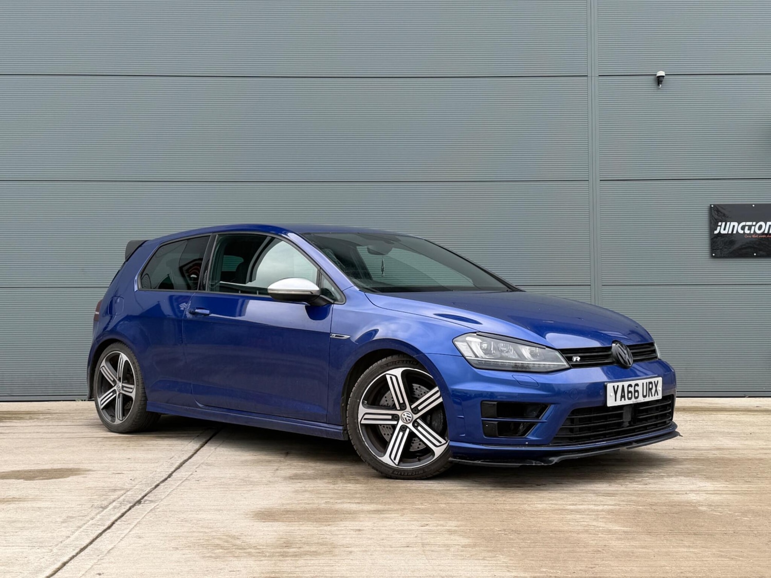 Used Volkswagen Golf 2017 for sale - 78046950: Photo 1