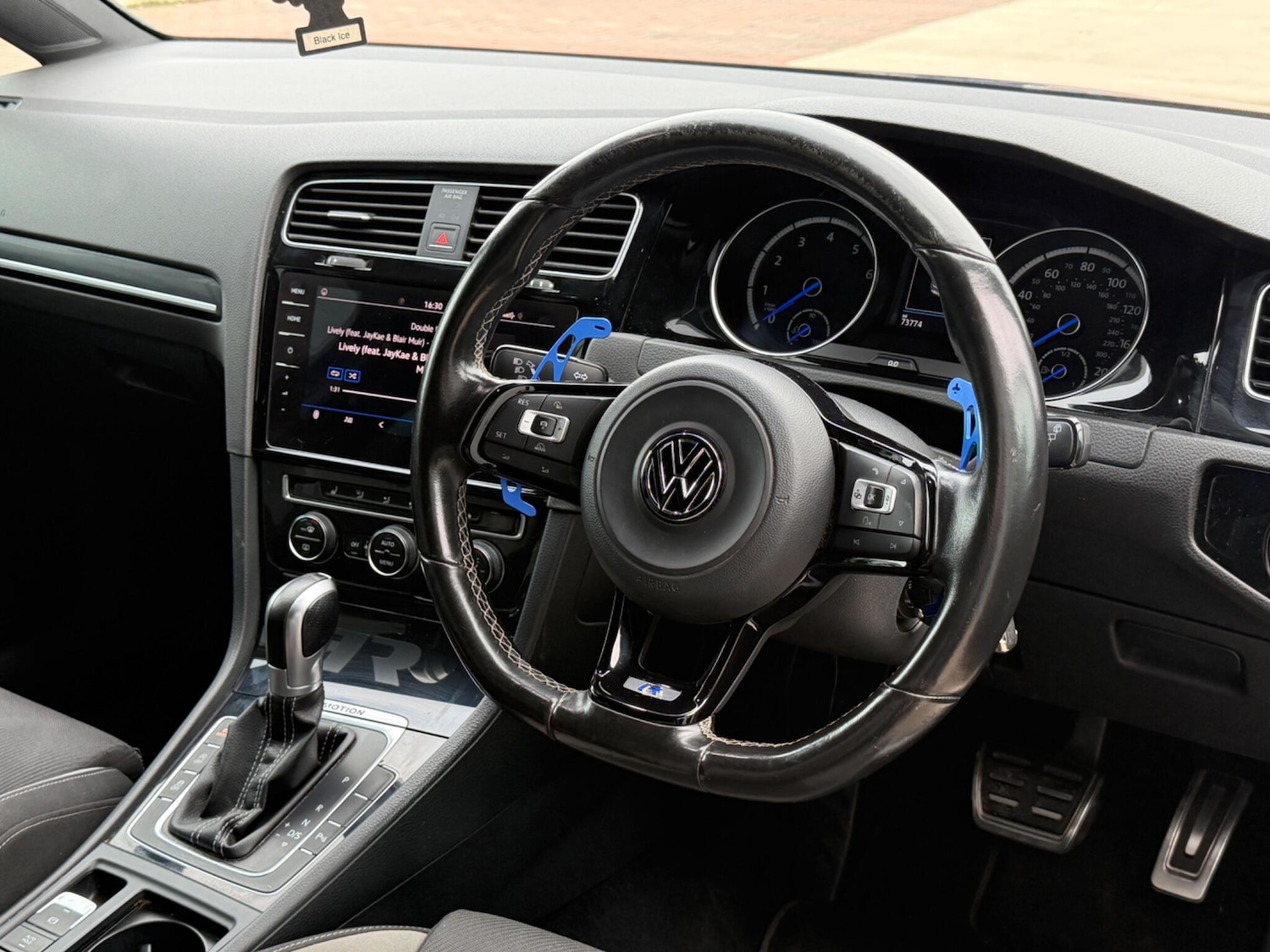 Used Volkswagen Golf 2017 for sale - 78046950: Photo 2