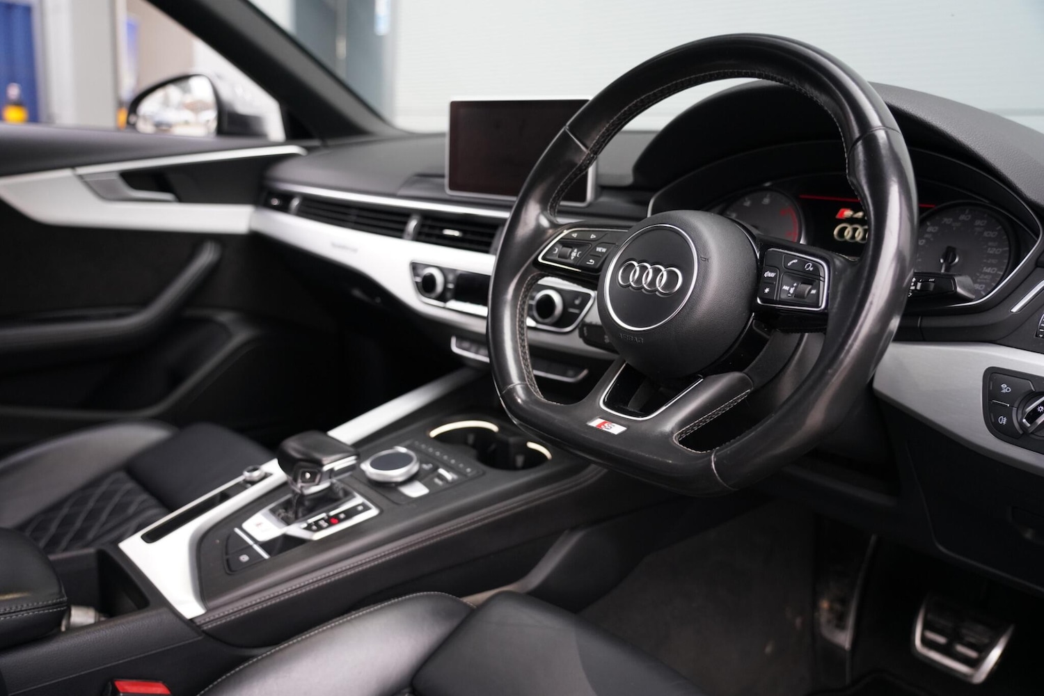 Used Audi A4 2018 for sale - 77267744: Photo 2