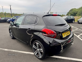 Used Peugeot 208 2017 for sale - 78935766: Photo
