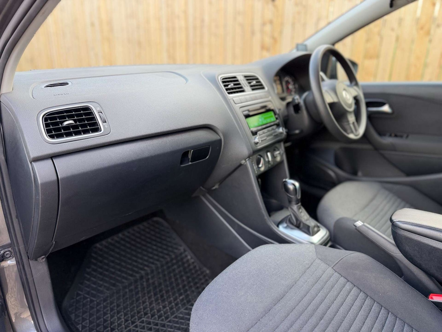 Used Volkswagen Polo 2013 for sale - 77755937: Photo 21