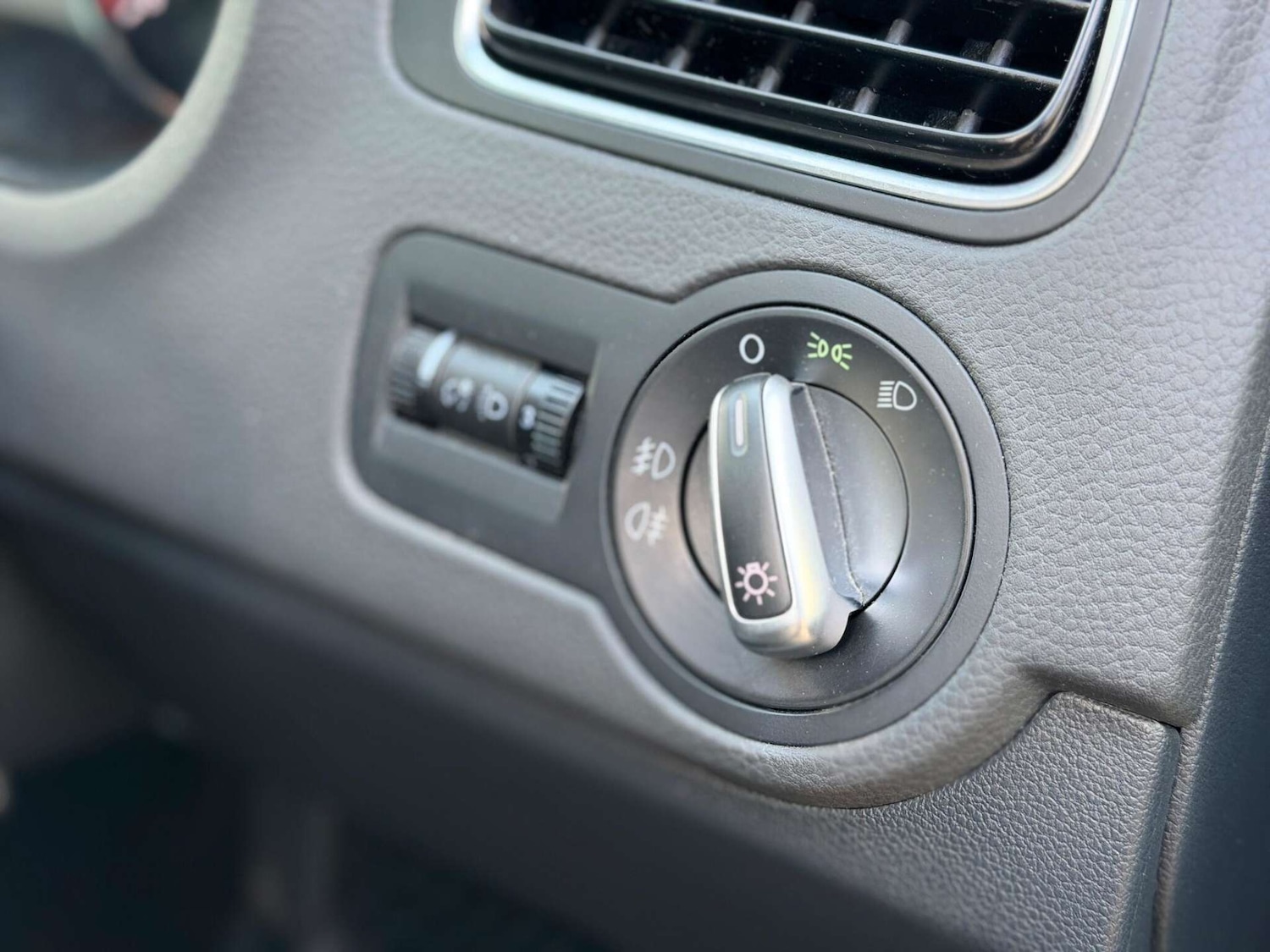 Used Volkswagen Polo 2013 for sale - 77755937: Photo 33