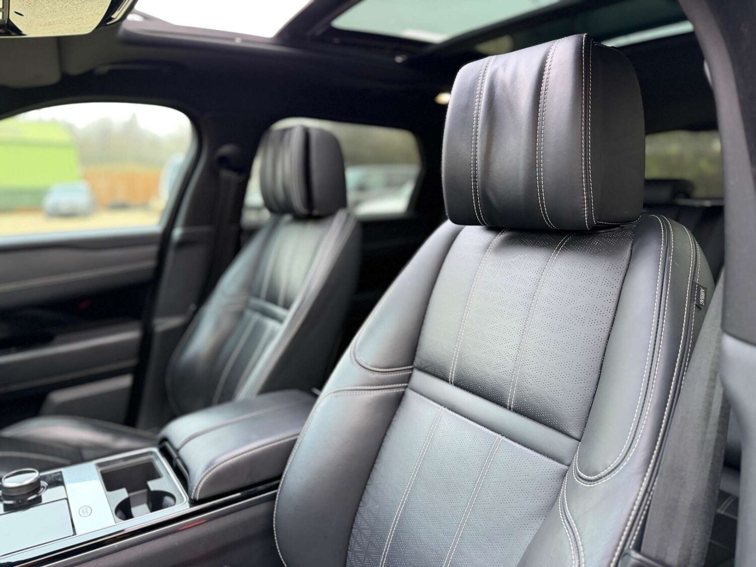 Used Land Rover Range Rover Velar 2019 for sale - 77755947: Photo 32