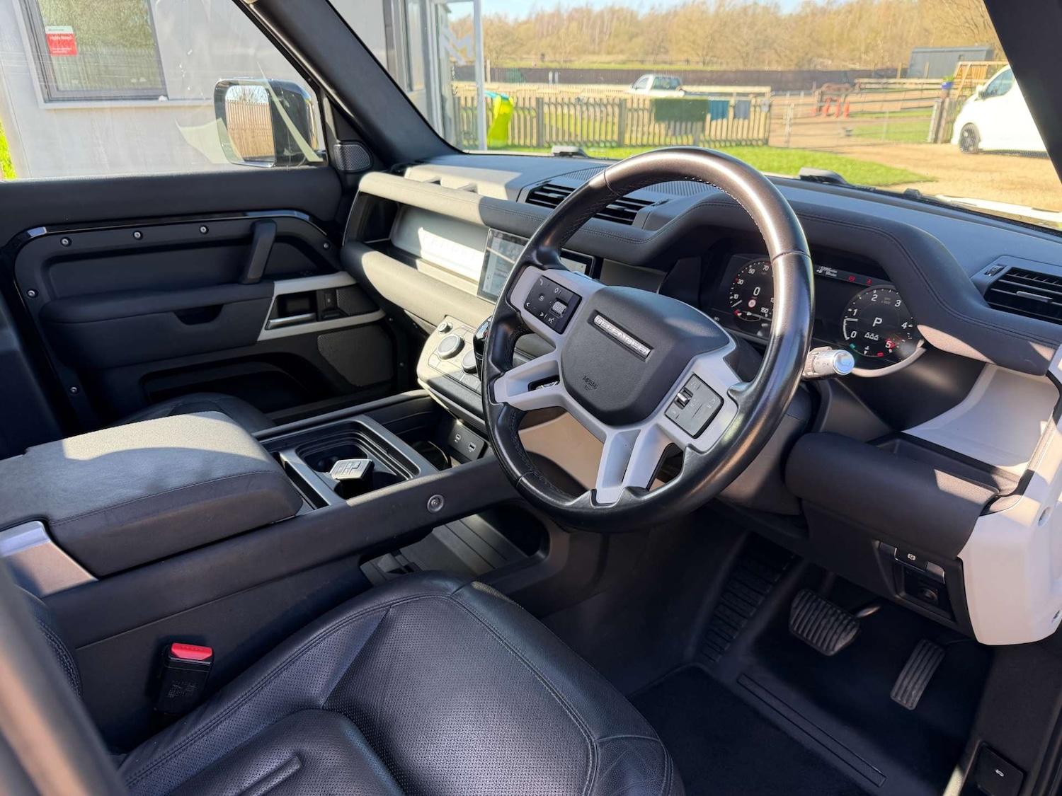 Used Land Rover Defender 2021 for sale - 77921648: Photo 27