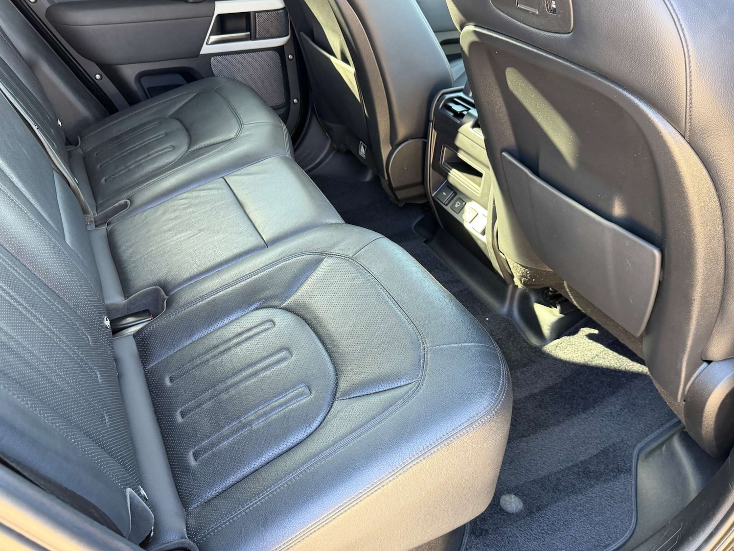 Used Land Rover Defender 2021 for sale - 77921648: Photo 31