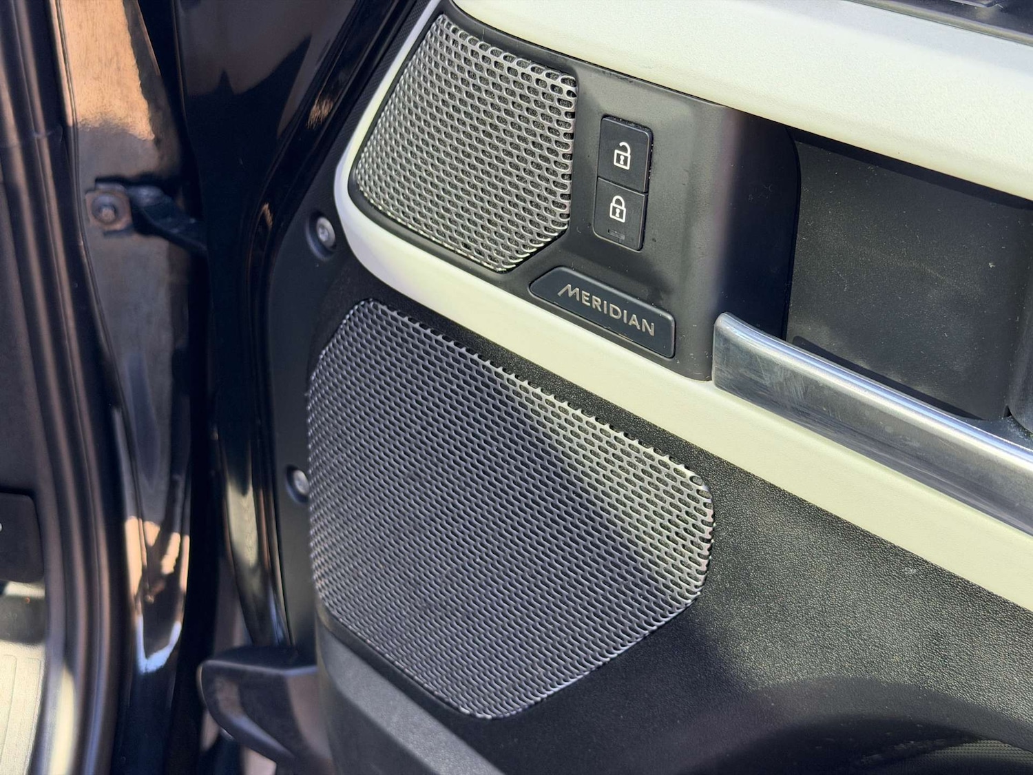 Used Land Rover Defender 2021 for sale - 77921648: Photo 34