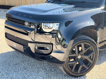 Used Land Rover Defender 2021 for sale - 77921648: Photo