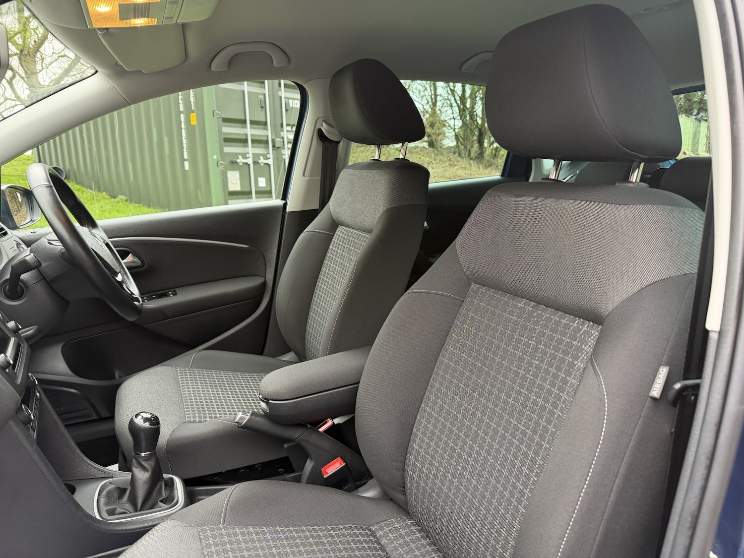 Used Volkswagen Polo 2015 for sale - 77565352: Photo 37