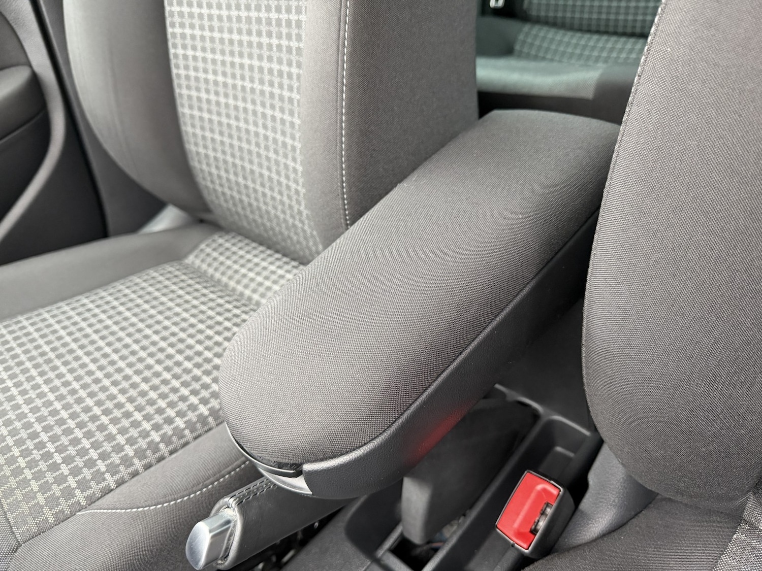 Used Volkswagen Polo 2015 for sale - 77565352: Photo 39