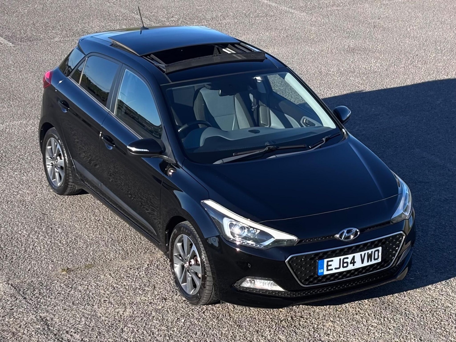 Used Hyundai i20 2014 for sale - 76700593: Photo 2