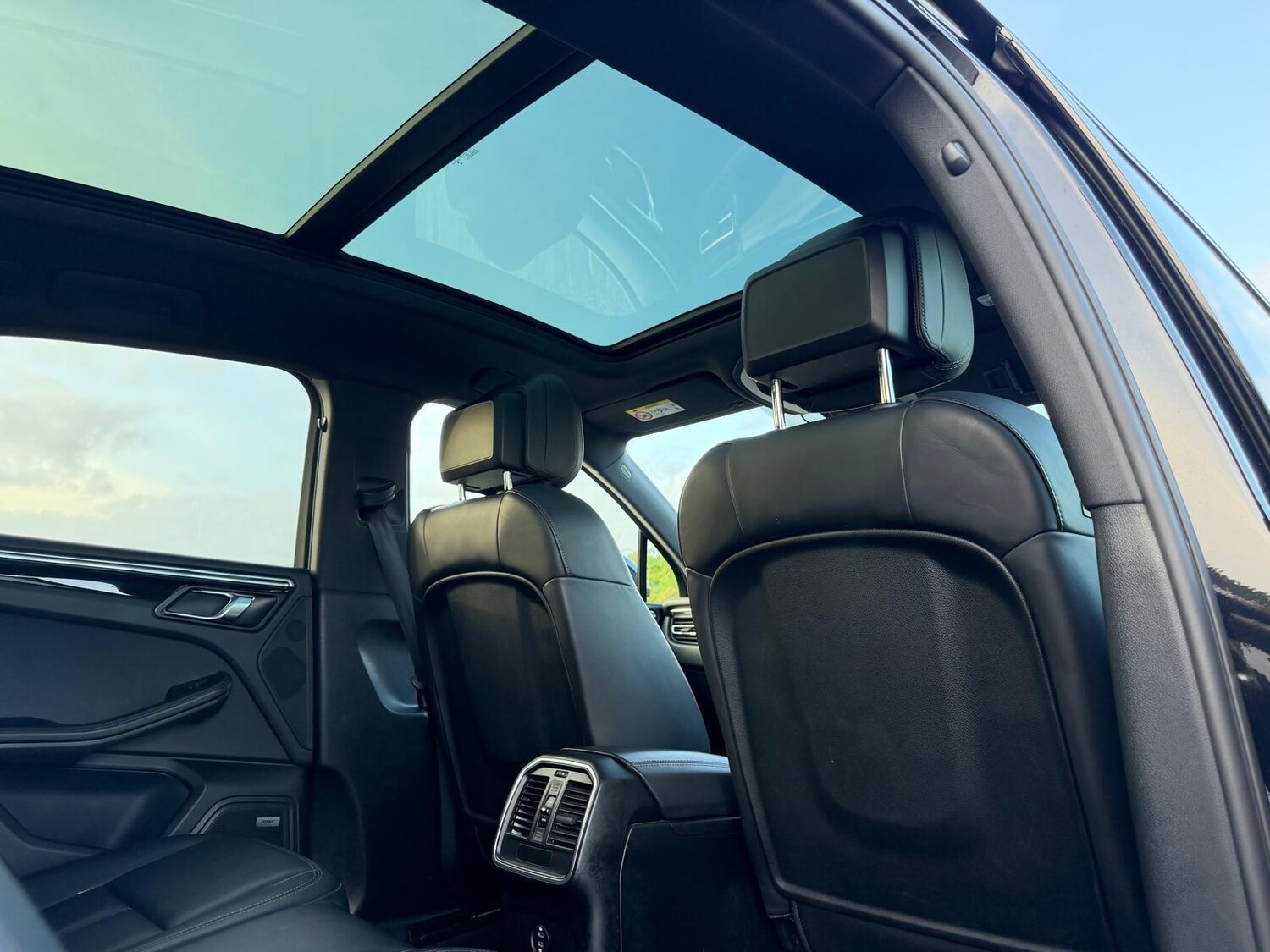 Used Porsche Macan 2020 for sale - 77625986: Photo 32