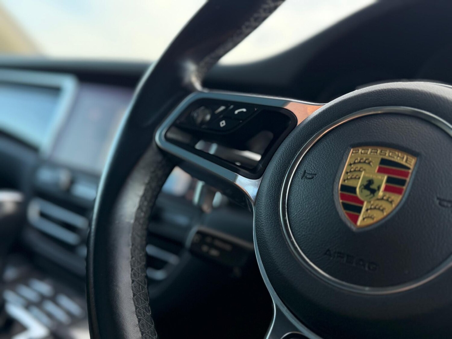 Used Porsche Macan 2020 for sale - 77625986: Photo 51