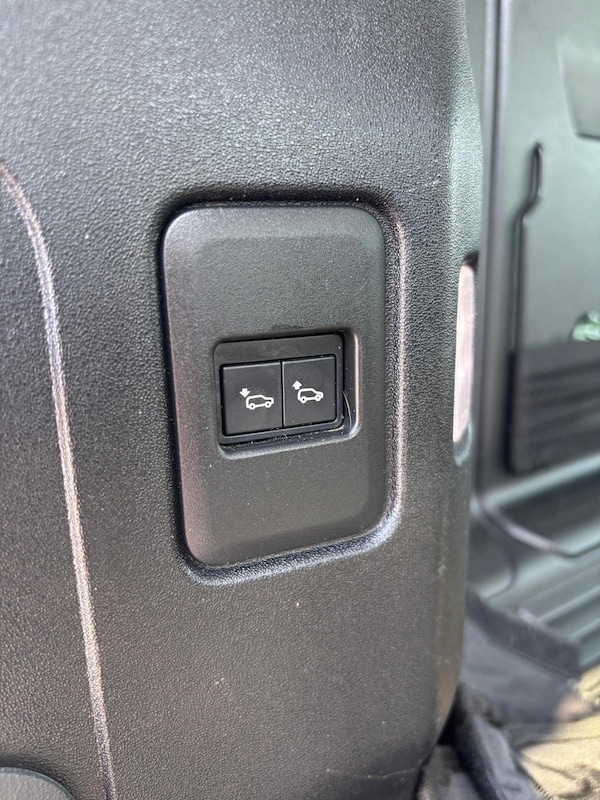 Used Land Rover Defender 110 2020 for sale - 75720447: Photo 32