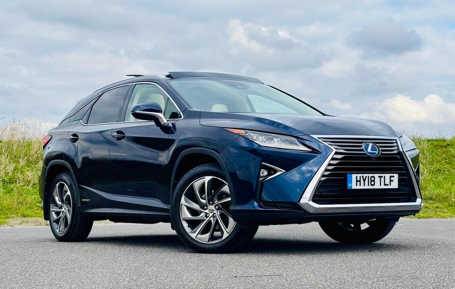 Used Lexus RX 2018 for sale - 76084787: Photo 2
