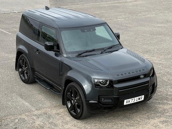 Used Land Rover Defender 90 2024 for sale - 78128107: Photo