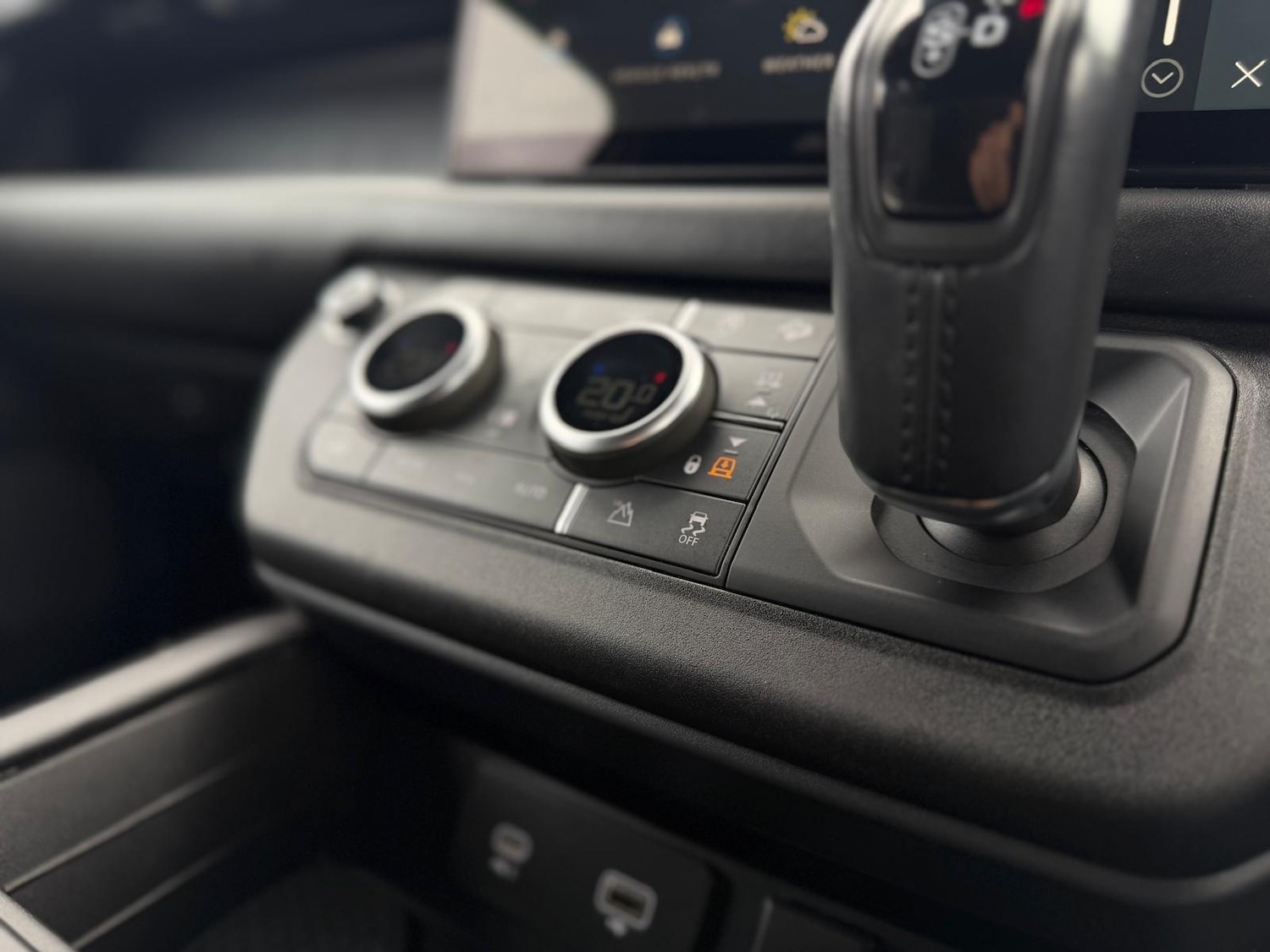 Used Land Rover Defender 2024 for sale - 78128107: Photo 40