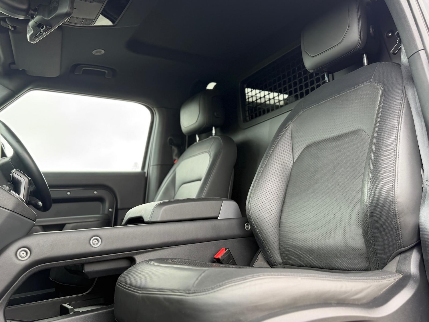 Used Land Rover Defender 2024 for sale - 78128107: Photo 42