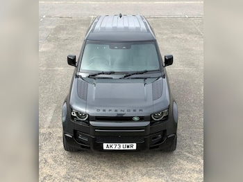 Used Land Rover Defender 90 2024 for sale - 78128107: Photo