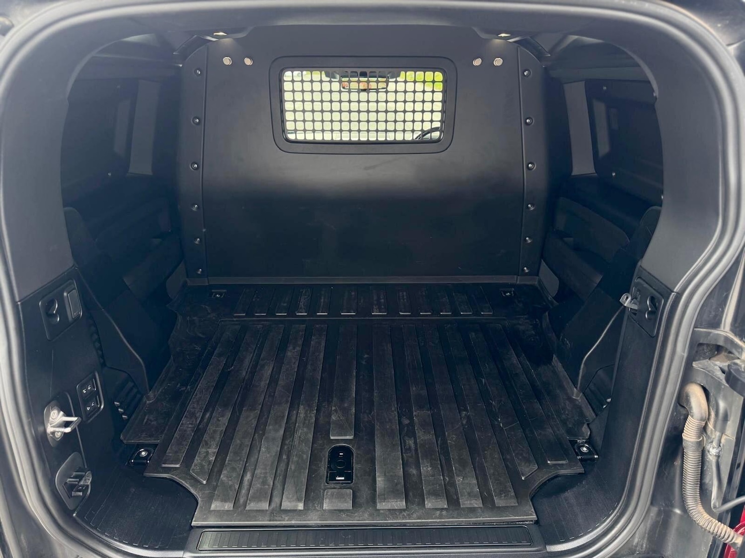 Used Land Rover Defender 2024 for sale - 78128107: Photo 53