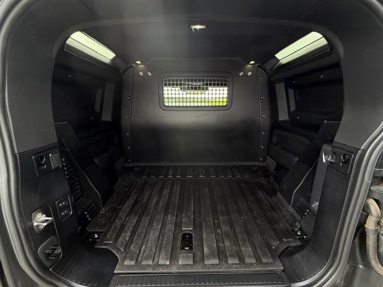 Used Land Rover Defender 2024 for sale - 78128107: Photo 54