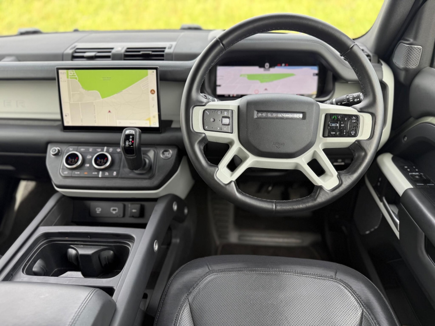 Used Land Rover Defender 2023 for sale - 78205445: Photo 11