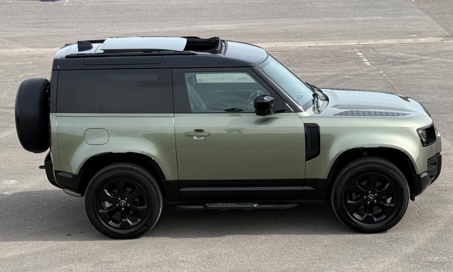 Used Land Rover Defender 2023 for sale - 78205445: Photo 4