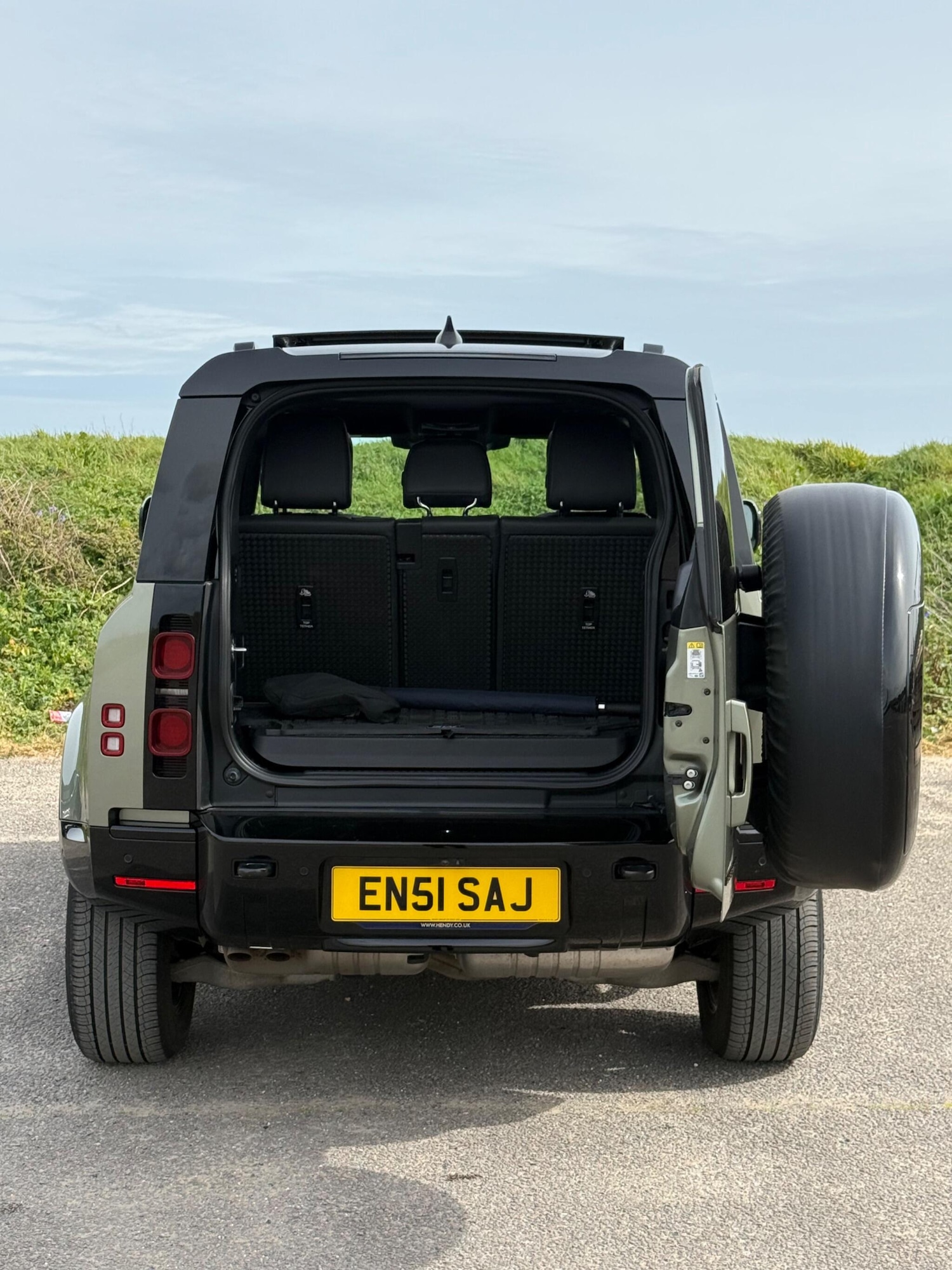 Used Land Rover Defender 2023 for sale - 78205445: Photo 63