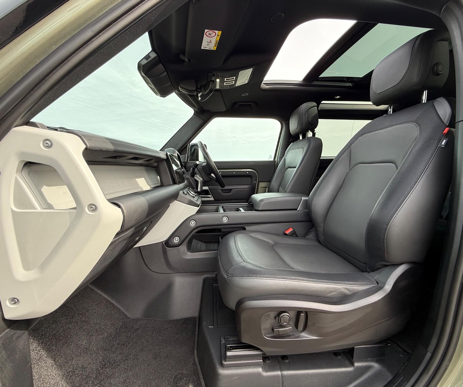 Used Land Rover Defender 2023 for sale - 78205445: Photo 7