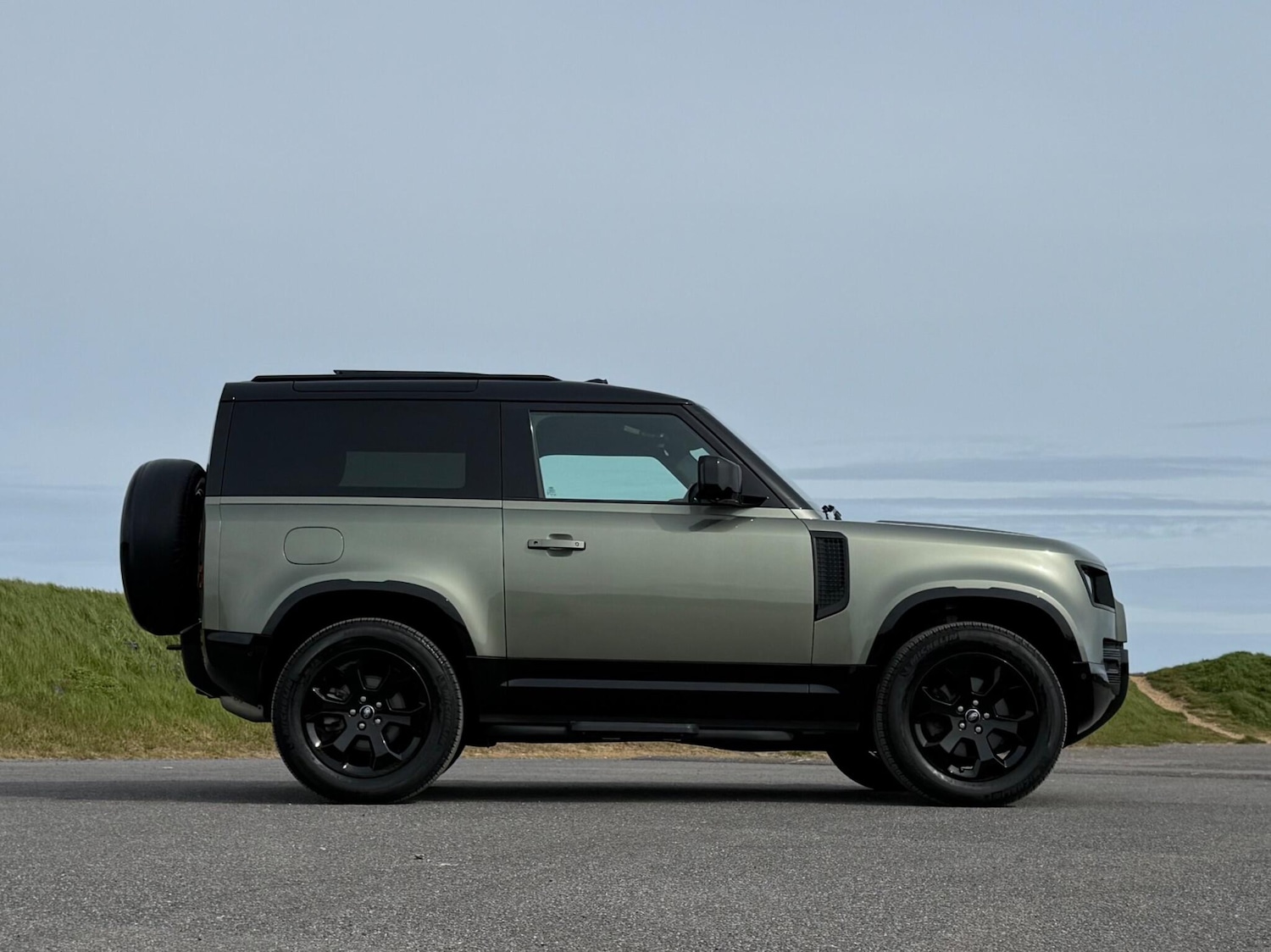 Used Land Rover Defender 2023 for sale - 78205445: Photo 71