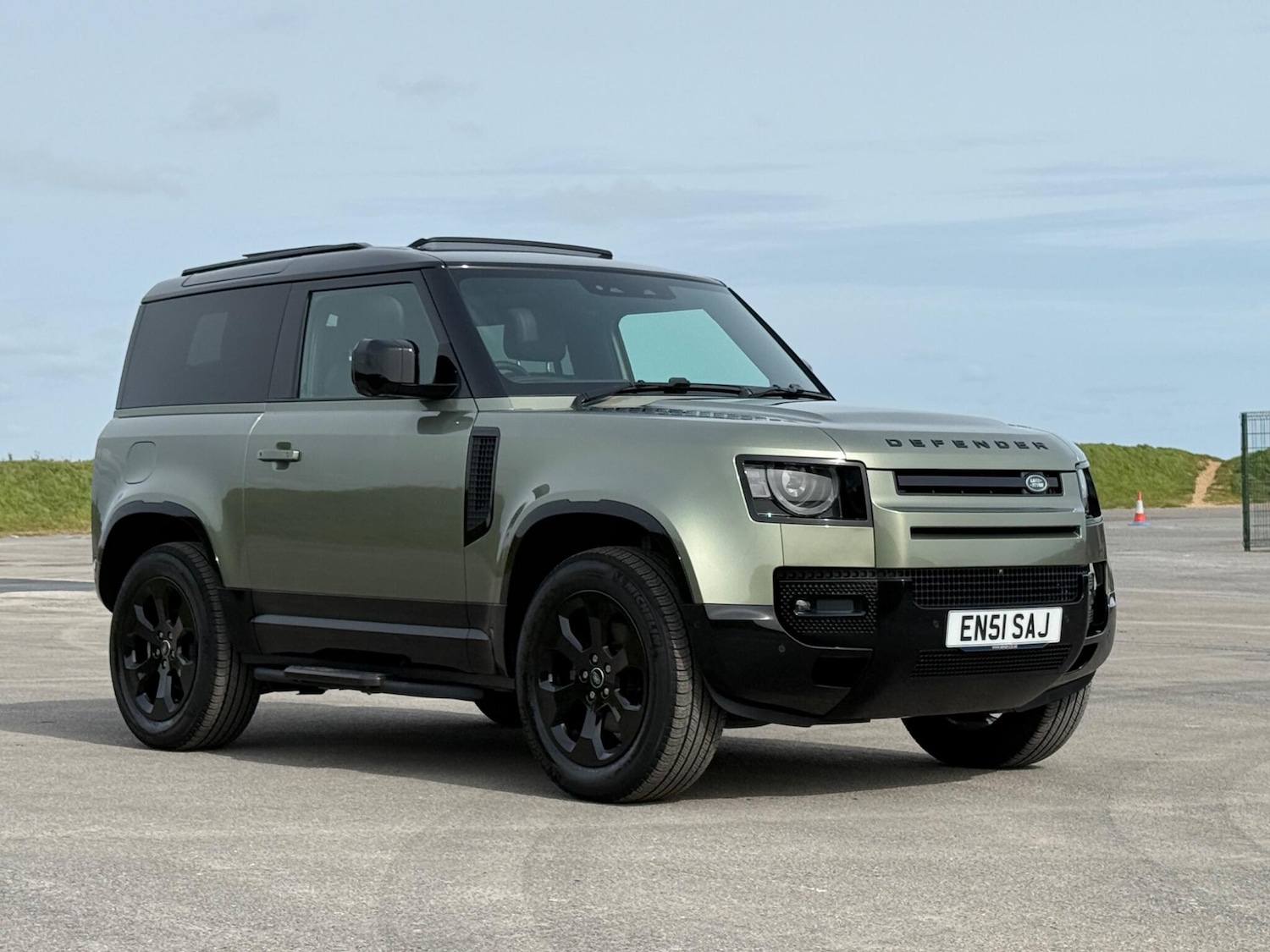 Used Land Rover Defender 2023 for sale - 78205445: Photo 78