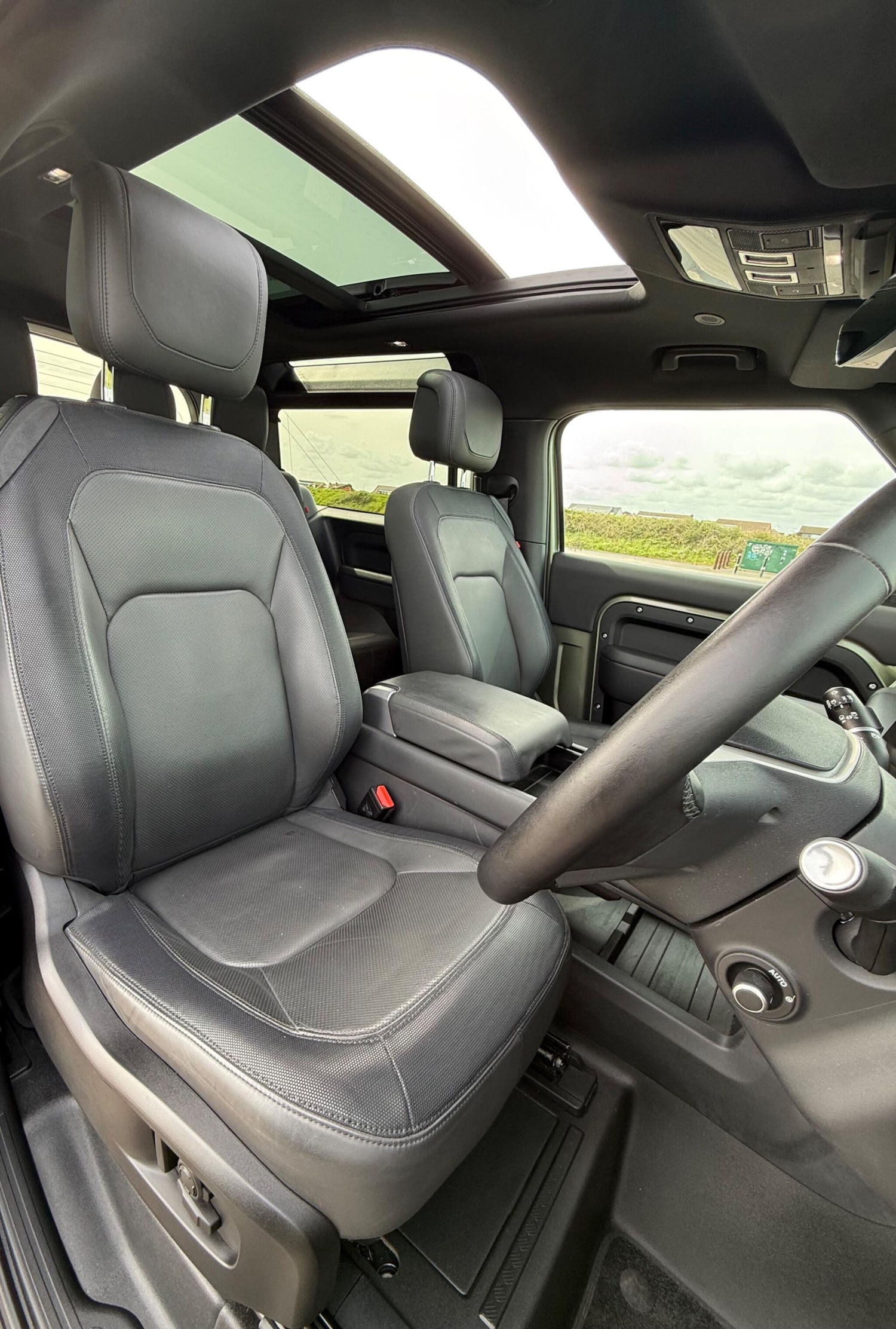 Used Land Rover Defender 2023 for sale - 78205445: Photo 8