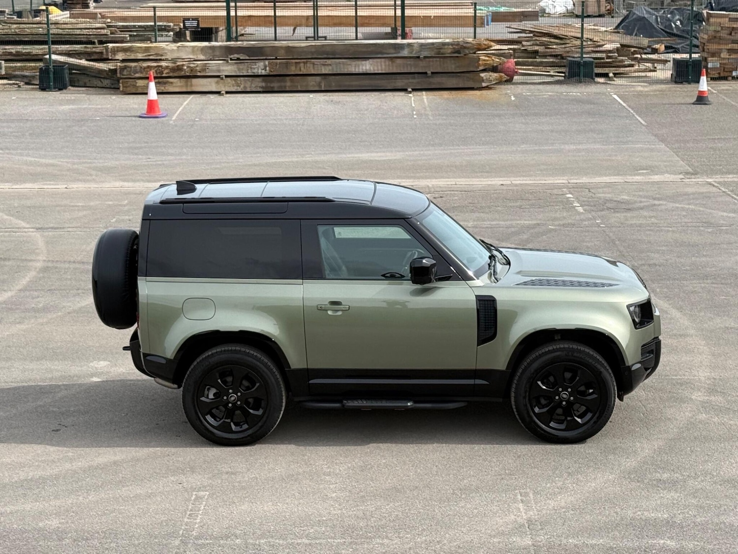 Used Land Rover Defender 2023 for sale - 78205445: Photo 85