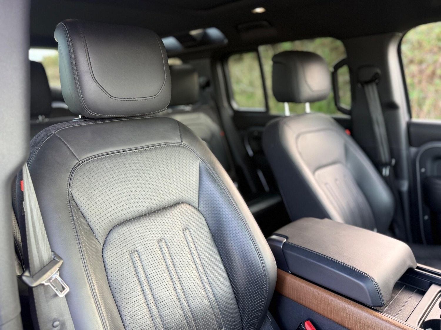 Used Land Rover Defender 2021 for sale - 76200728: Photo 17