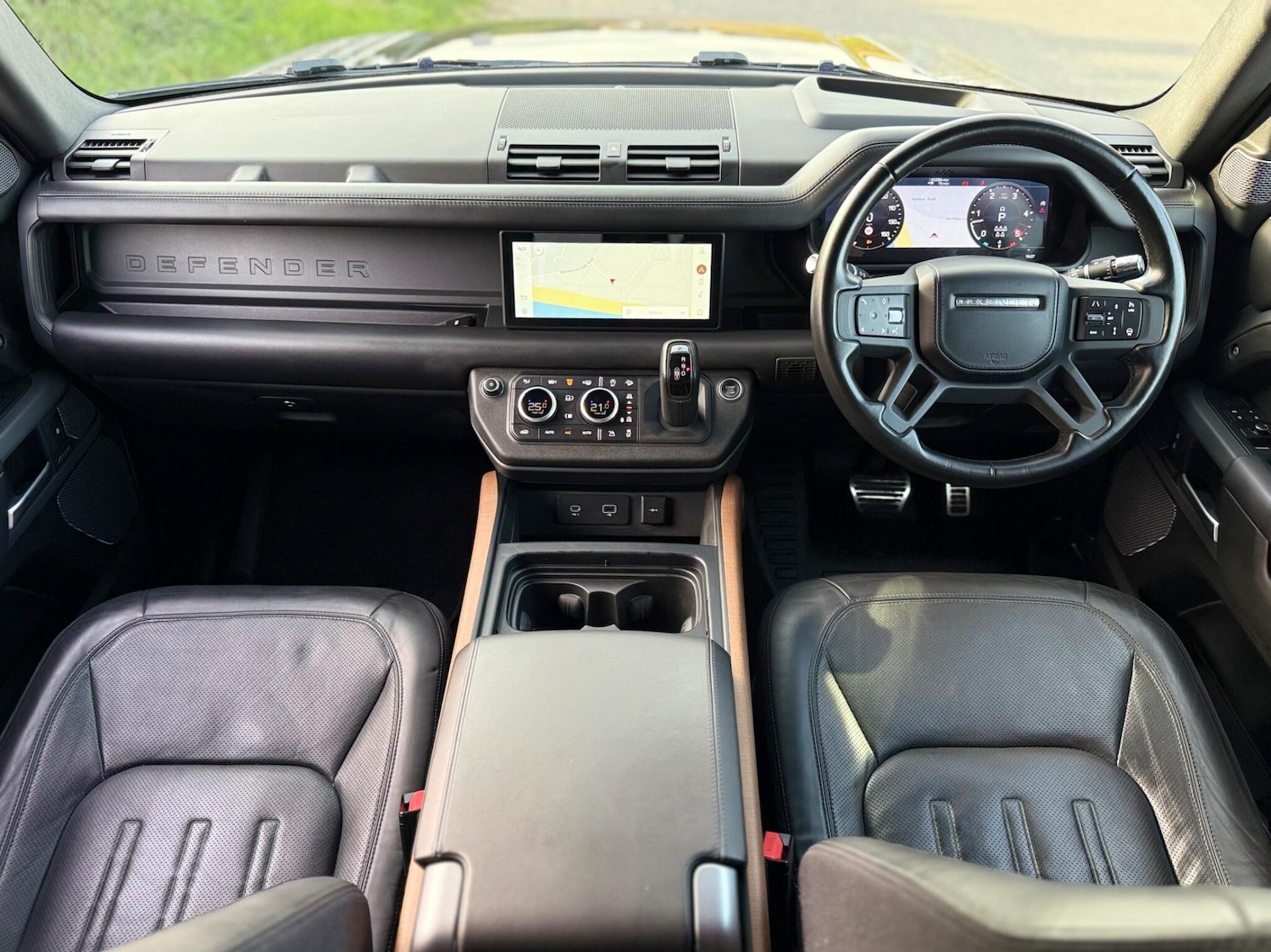 Used Land Rover Defender 2021 for sale - 76200728: Photo 18
