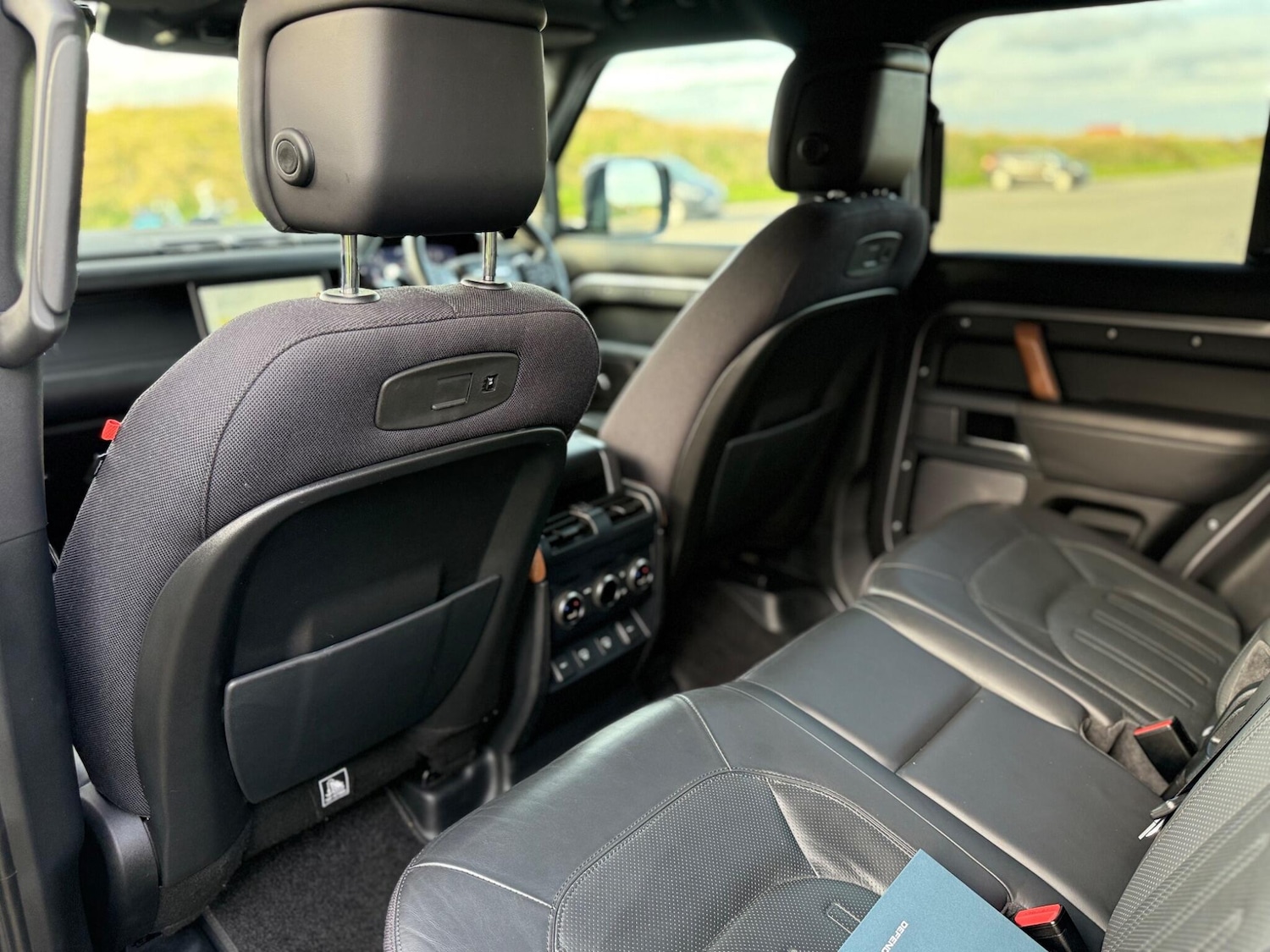 Used Land Rover Defender 2021 for sale - 76200728: Photo 23