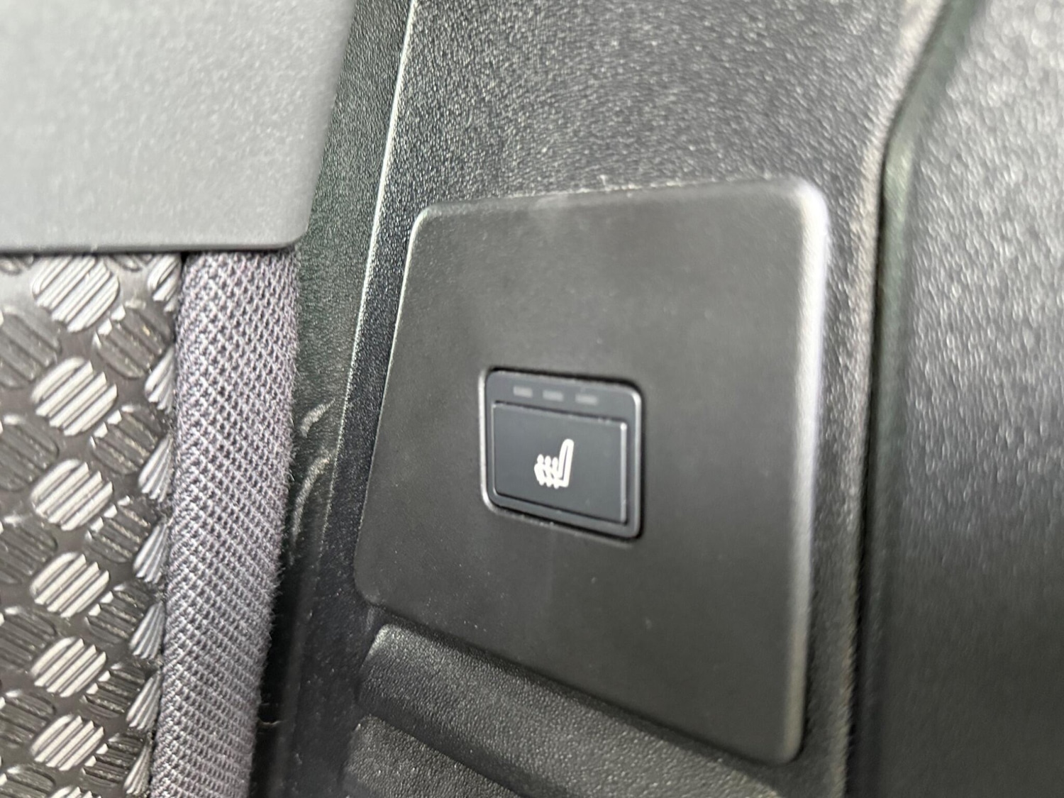 Used Land Rover Defender 2021 for sale - 76200728: Photo 31