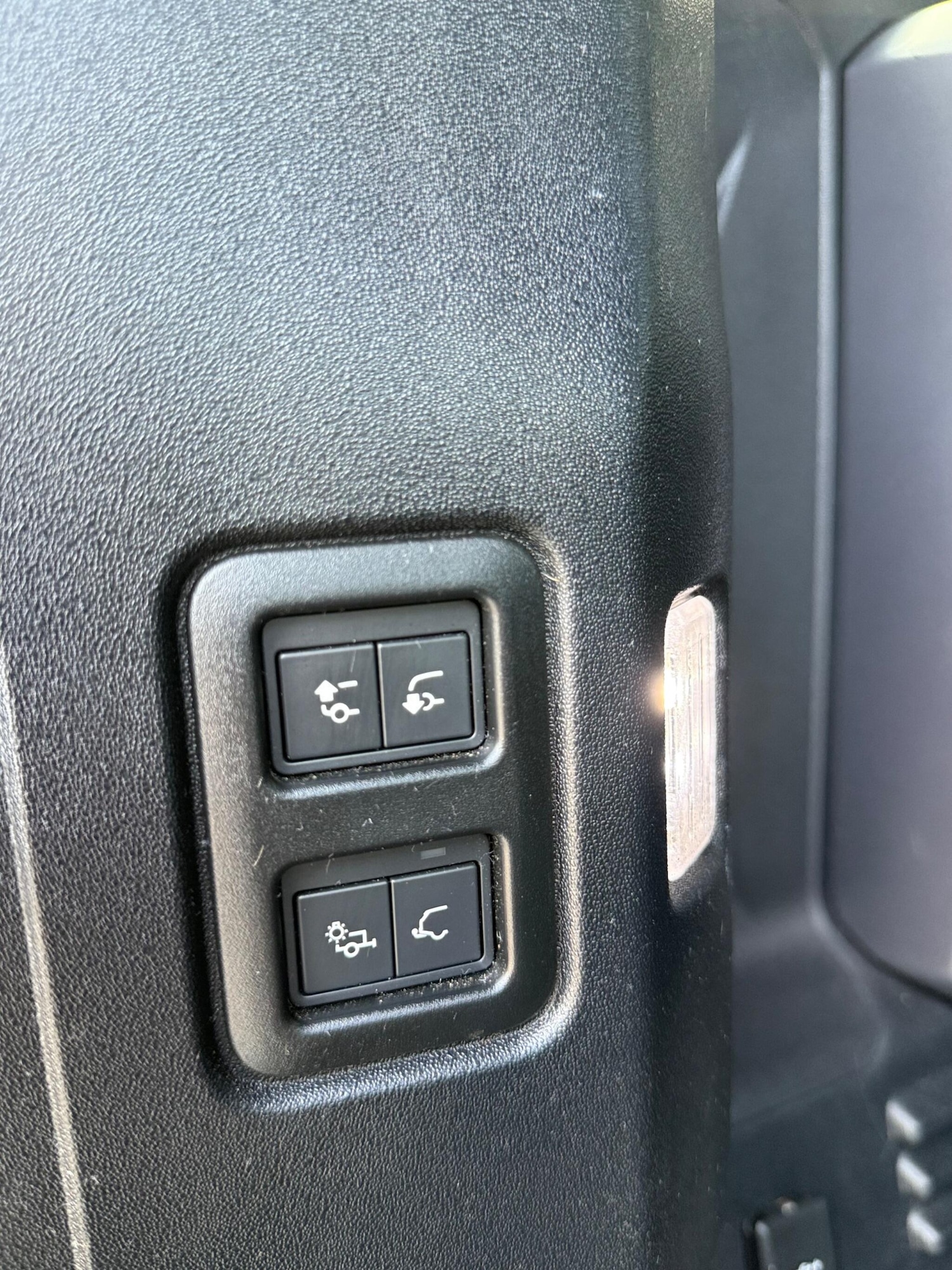 Used Land Rover Defender 2021 for sale - 76200728: Photo 35