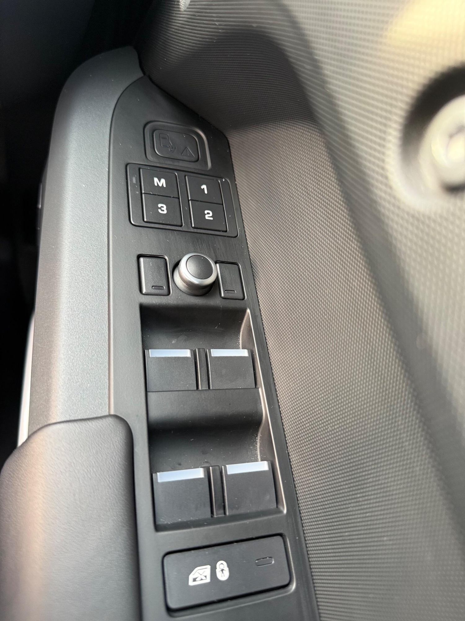 Used Land Rover Defender 2021 for sale - 76200728: Photo 36