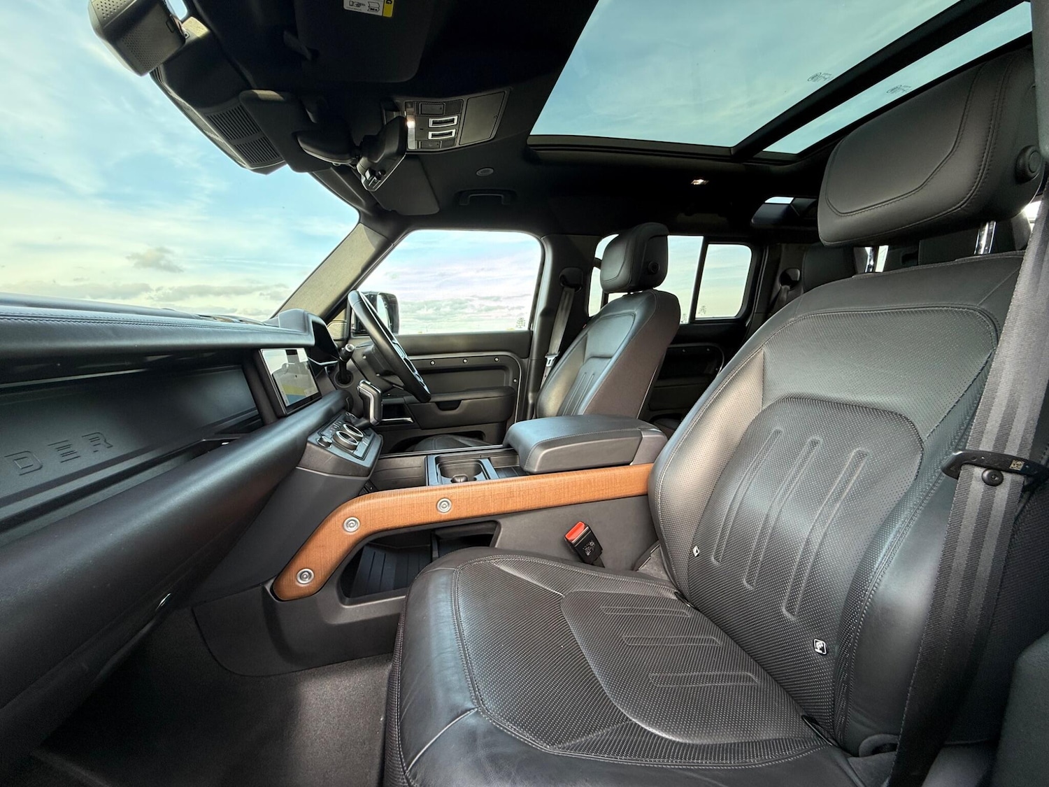 Used Land Rover Defender 2021 for sale - 76200728: Photo 39
