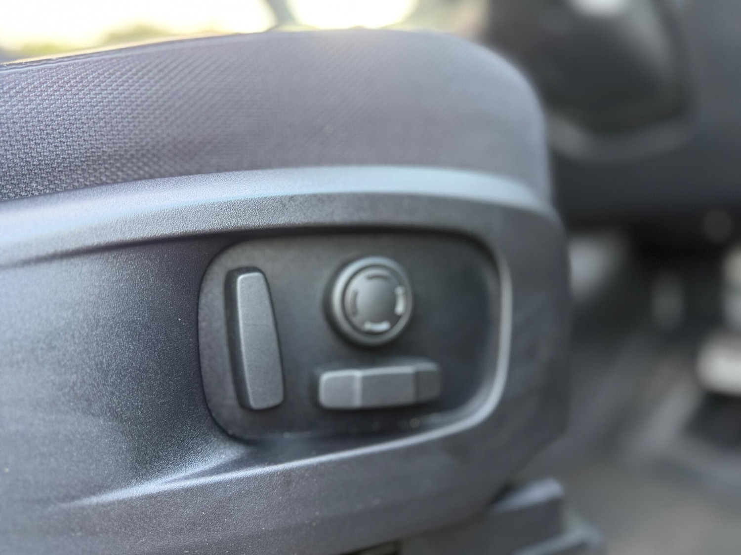 Used Land Rover Defender 2021 for sale - 76200728: Photo 43